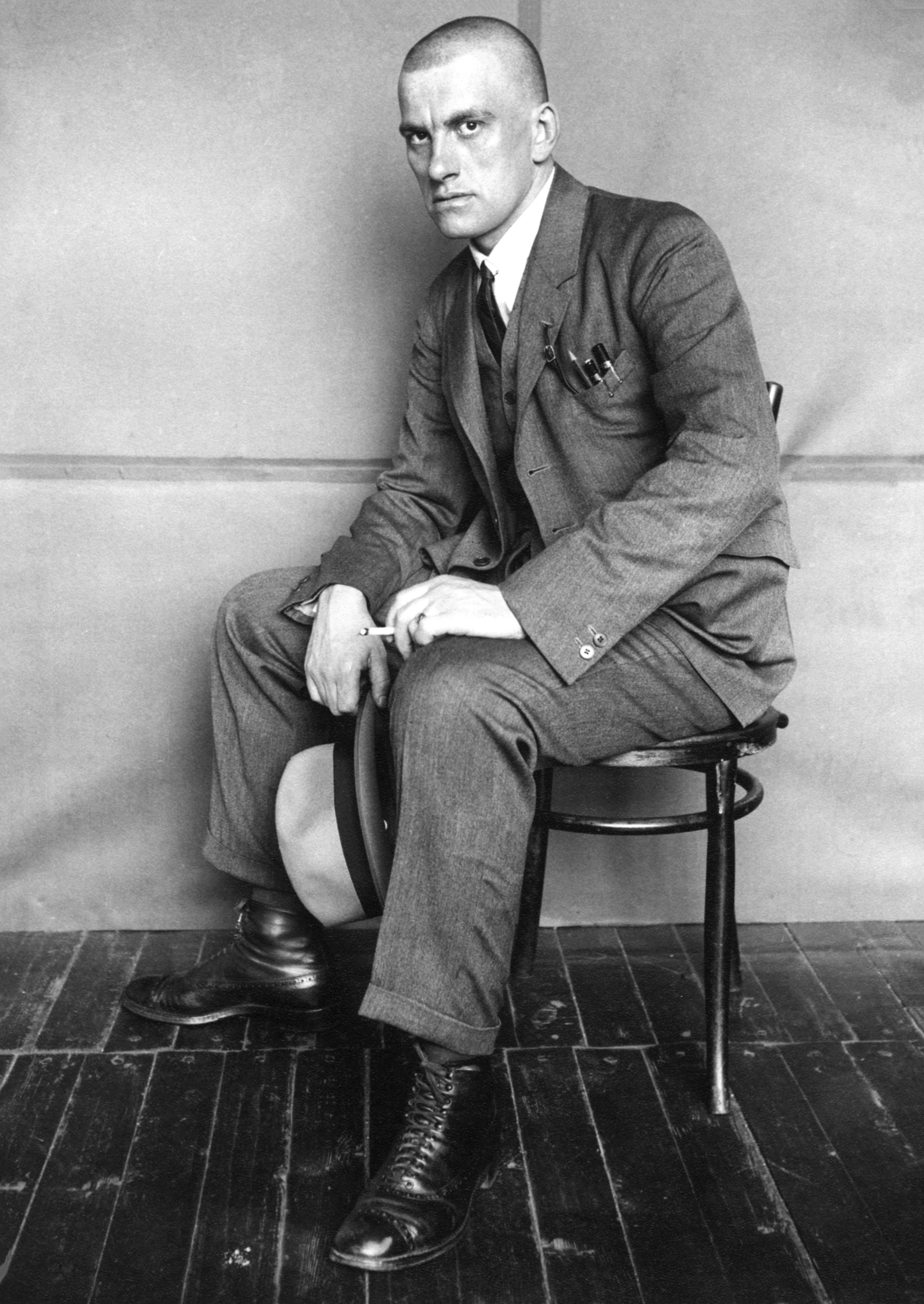 Александр Родченко Поэт Владимир Маяковский 1924